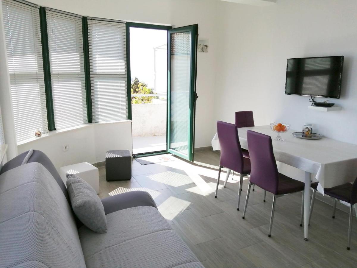 Apartmani Radic Примоштен Экстерьер фото