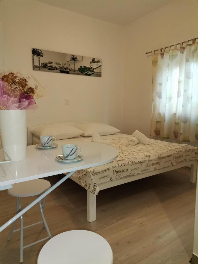 Apartmani Radic Примоштен Экстерьер фото
