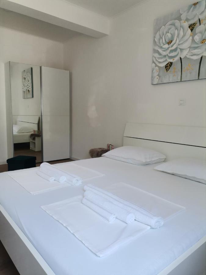 Apartmani Radic Примоштен Экстерьер фото