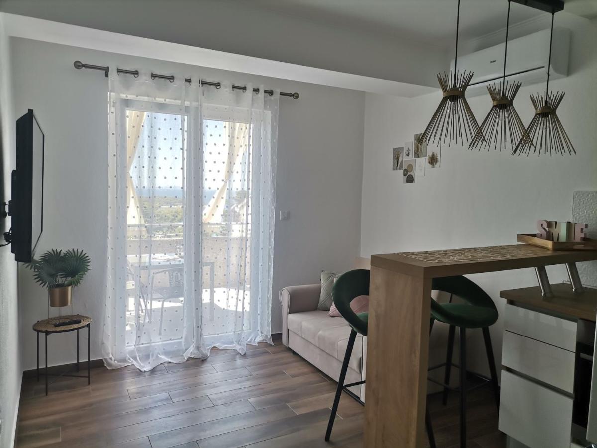 Apartmani Radic Примоштен Экстерьер фото