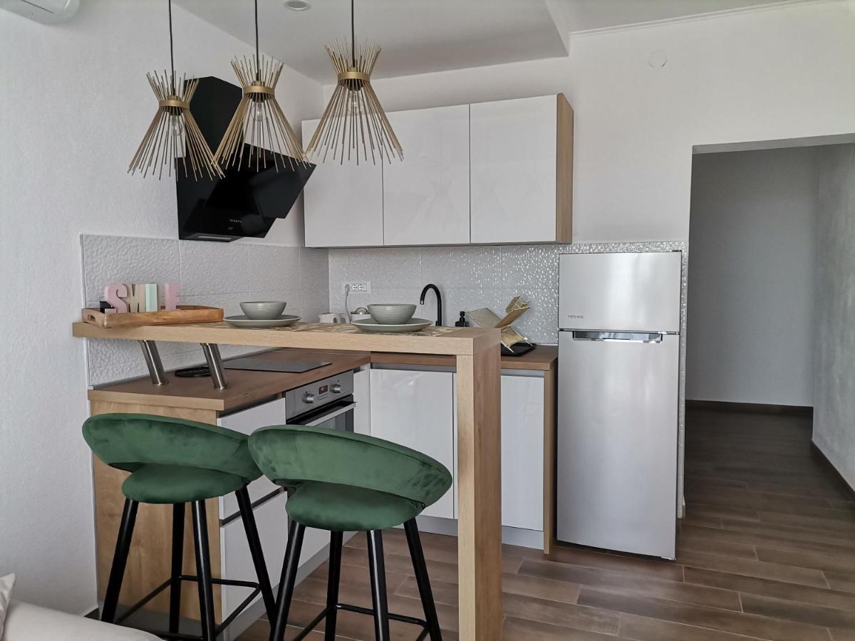Apartmani Radic Примоштен Экстерьер фото